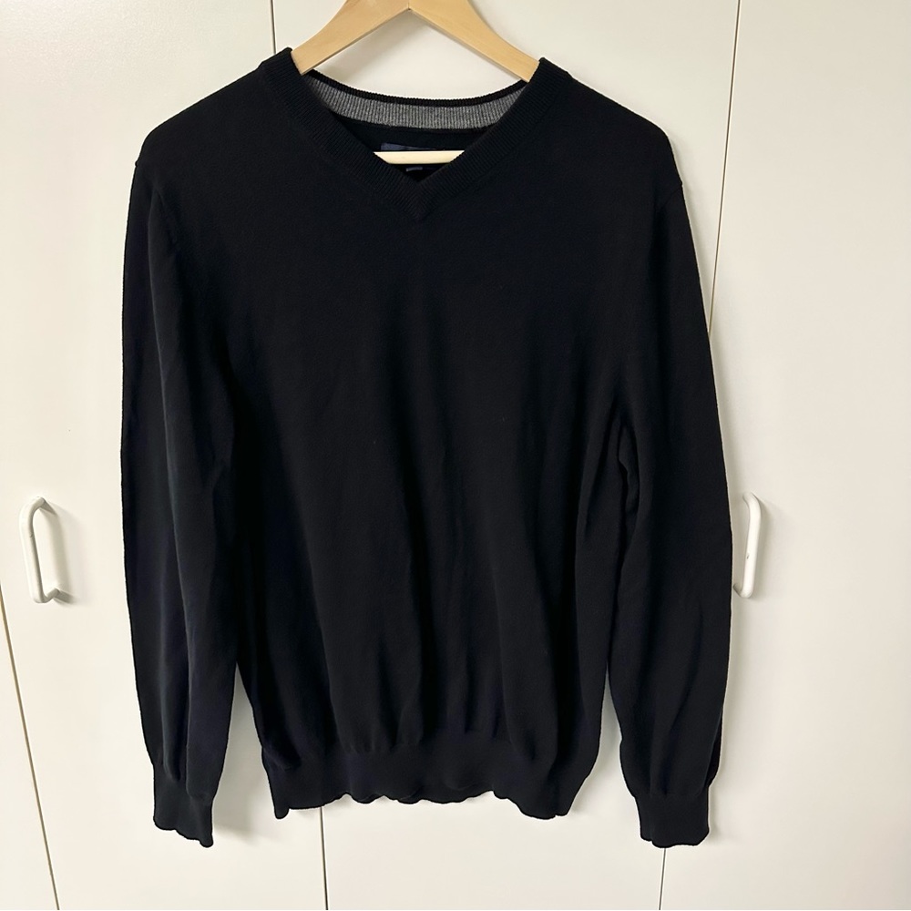 Croft & Barrow V Neck black knit long sleeve Men’s sweater size Small